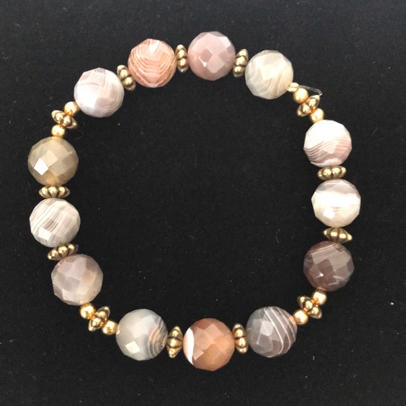 Jewelry - 🎉HP🎉 Hand Beaded Bracelet